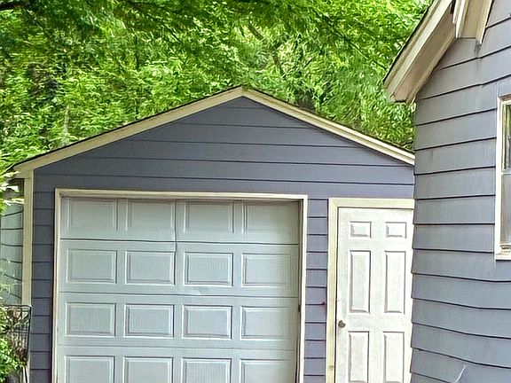 3rd image of 3417 Coleman Ave
