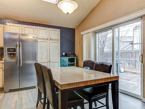 Large Kitchen eating space