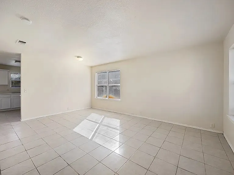 211 Prentice Dr — Photo 11