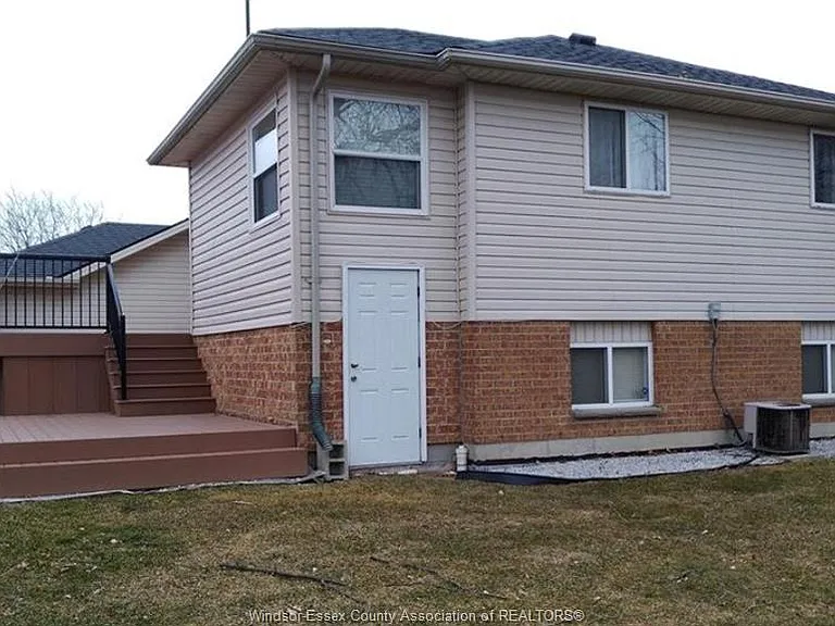 3717 Maguire St — Photo 13