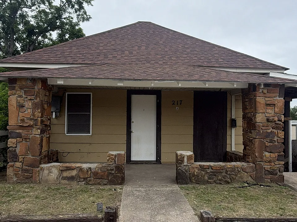 217 N Wilson Ave
