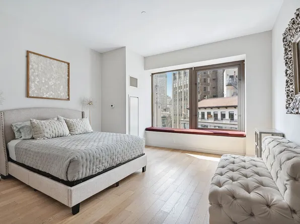 75 Wall St APT 27I, New York, NY 10005