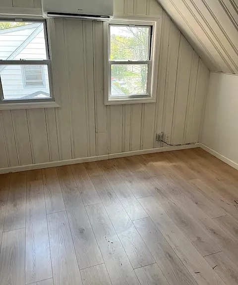 345 Walton St — Photo 13