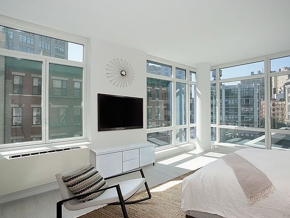 4th image of 55 Thompson St #401