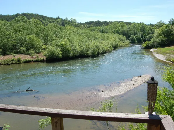 133 River Front Dr, Copperhill, TN 37317