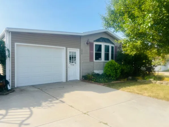 1310 Windridge Ln, Fremont, MI 49412