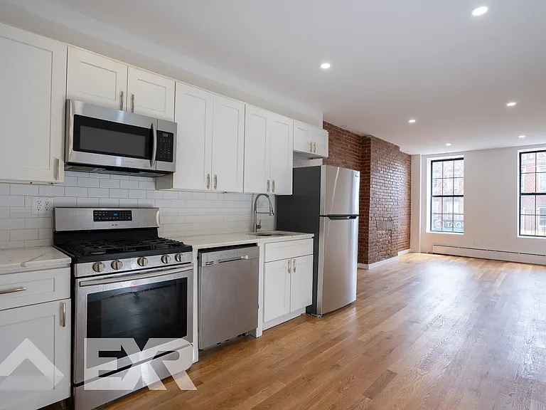 909 Dekalb Ave #2E — Photo 4