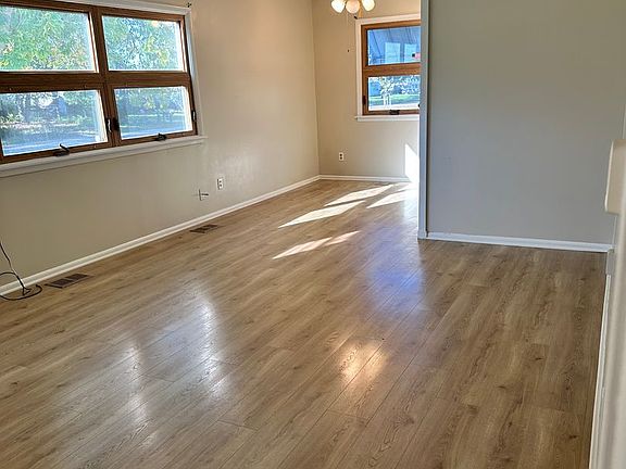 2nd image of 2719 Markay St SE