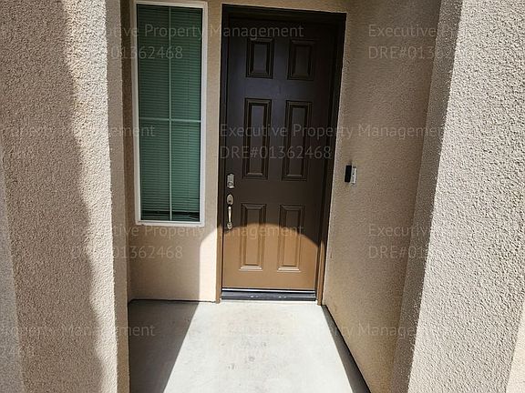 4th image of 812 Warwickshire Ave