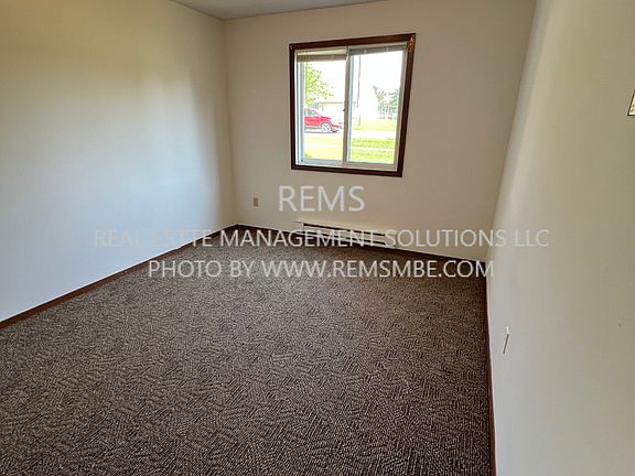 3rd image of 564 E Slifer St #11