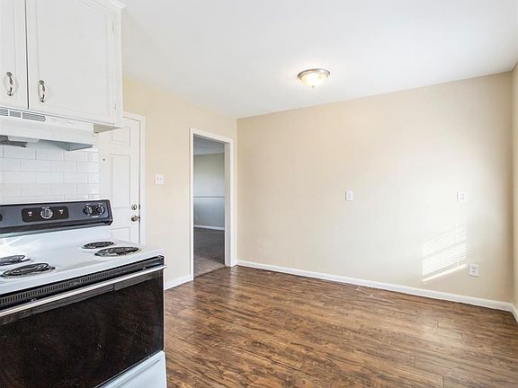 4th image of 1106 Avenue