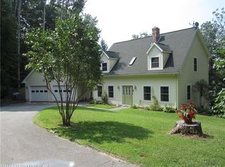 8 Woodland Rd, Winthrop, ME 04364