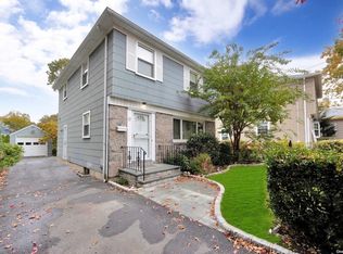 146 Carnation Ave, Floral Park, NY 11001