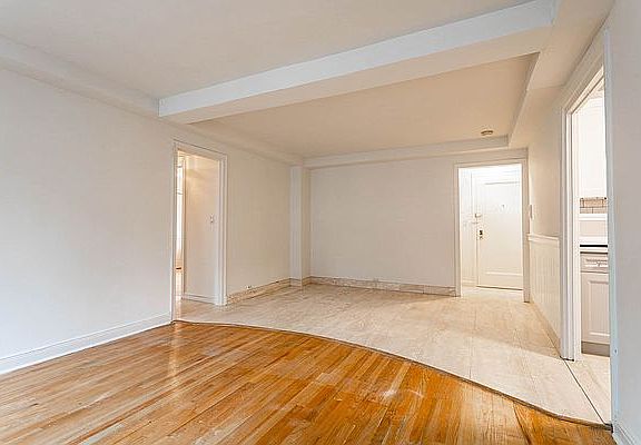 5th image of 330 E 43rd St APT 1001