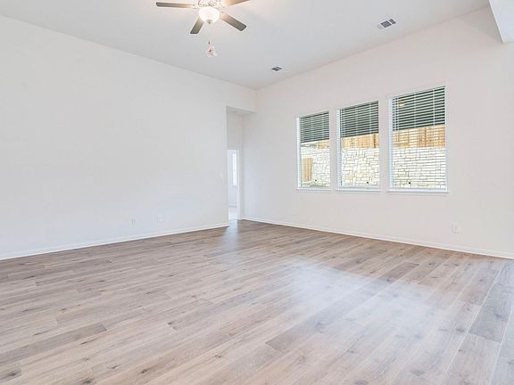 4th image of 227 Cathedral Mountain Dr