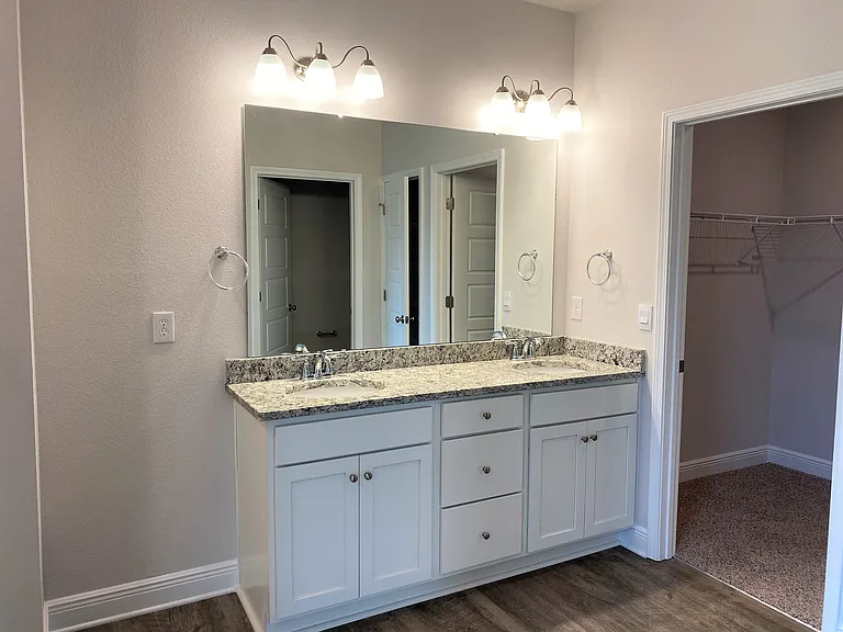 104 London Cir — Photo 11