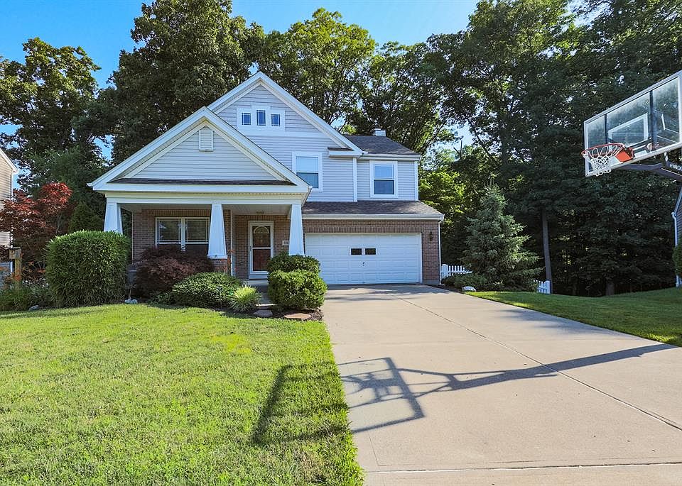 2nd image of 886 Ellery Dr