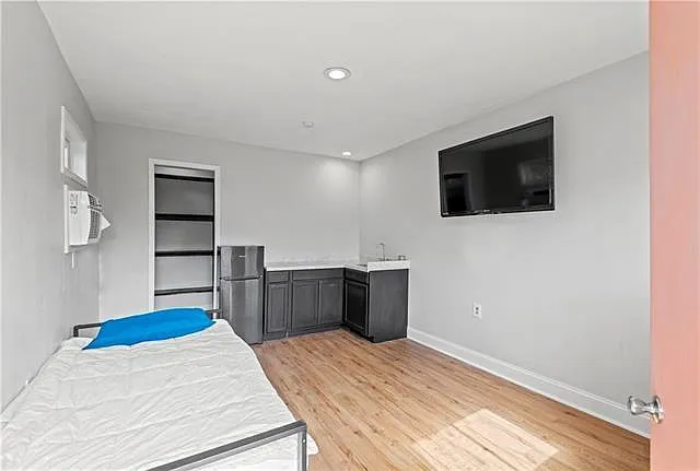 906 Flood St — Photo 7