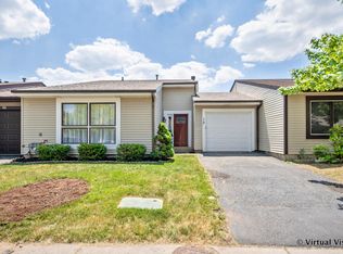 12 Honeybear Ln, Romeoville, IL 60446