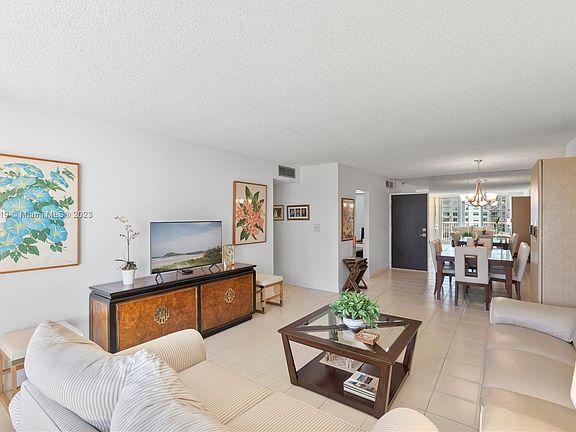 2nd image of 2801 NE 183rd St APT 1214W