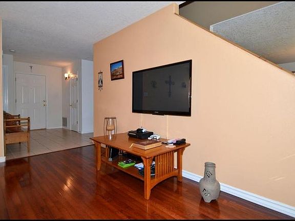 5th image of 5204 Corundum Ct NW
