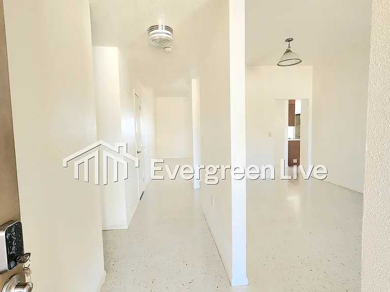 2263 Taos Ct — Photo 2