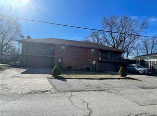 1713 E T C Lea Rd, Independence, MO 64050