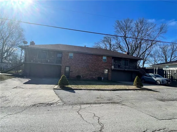 1713 E T C Lea Rd, Independence, MO 64050