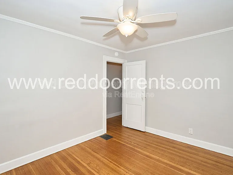 4704 N College Ave — Photo 15