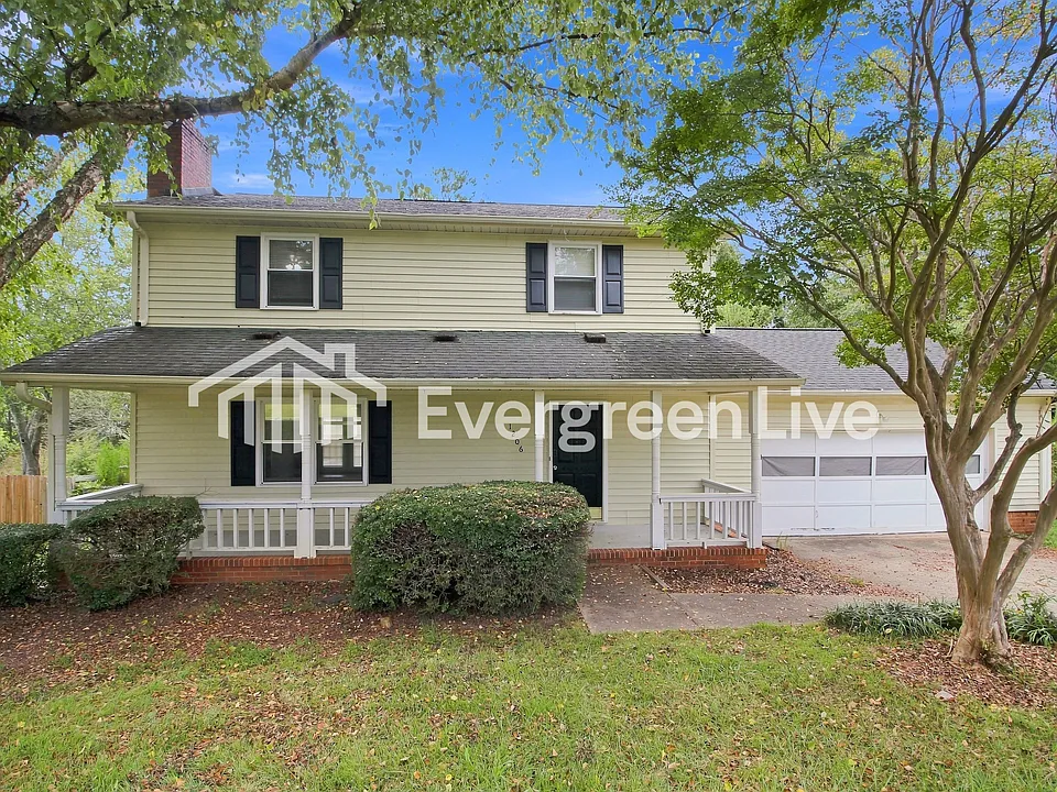1206 Green Fern Dr