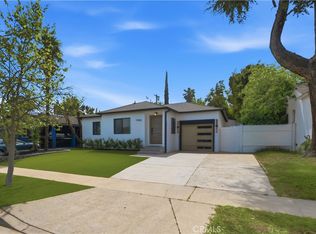 17420 Collins St, Encino, CA 91316