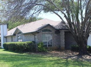 7401 Cross Ridge Cir, Fort Worth, TX 76120