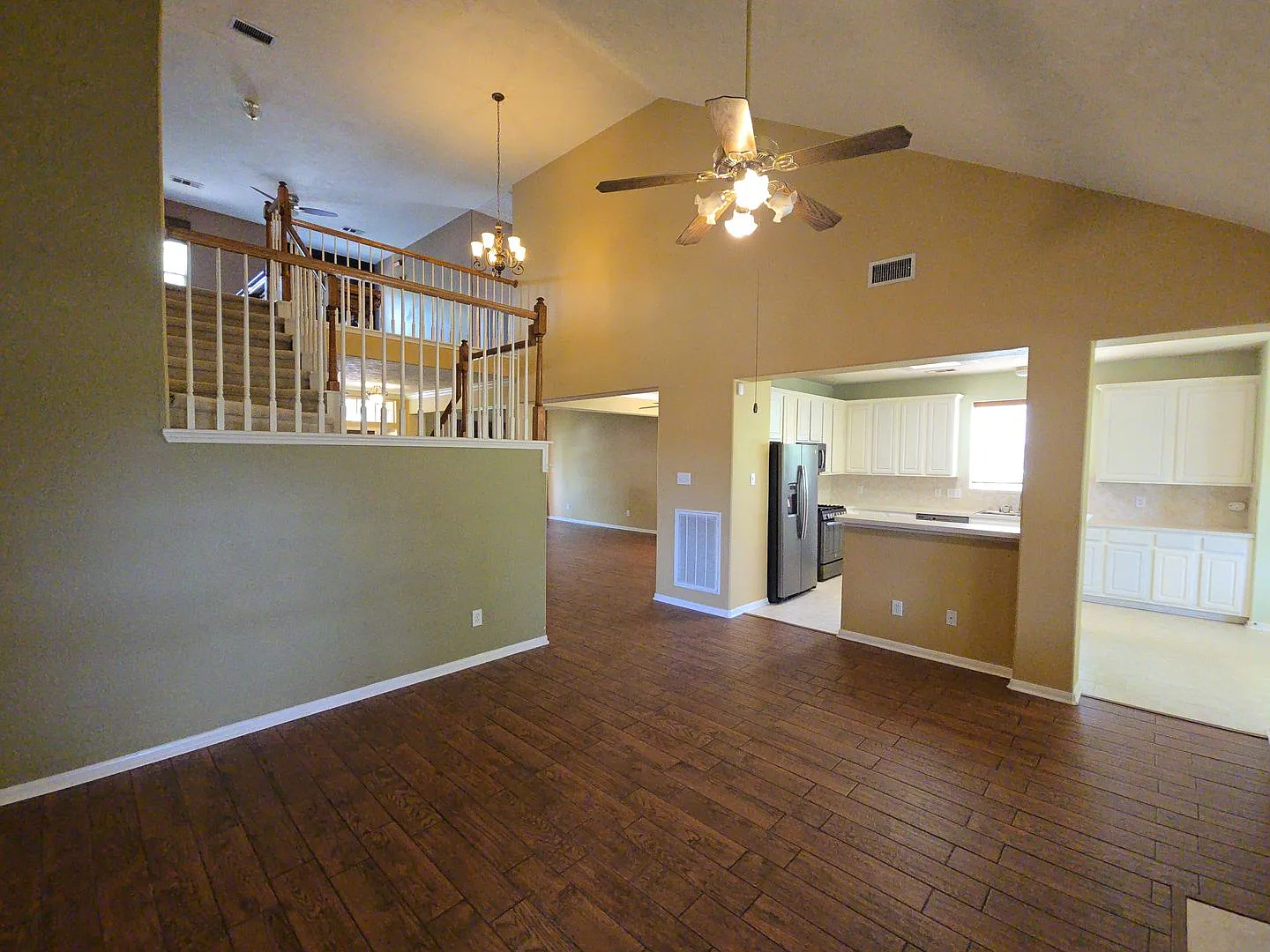 1627 Park Harbor Estates Dr - Ask about our No Cash Security Deposit Option — Photo 3