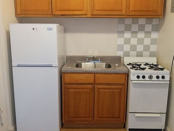 5th image of 43-30 48th St APT E14