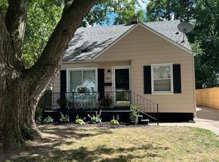 141 W Hopkins Ave, Pontiac, MI 48340