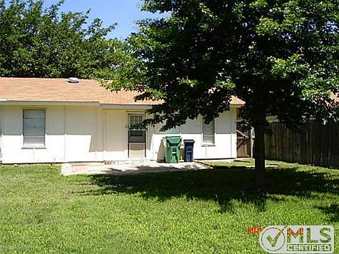 2nd image of 418 Campbell Ln