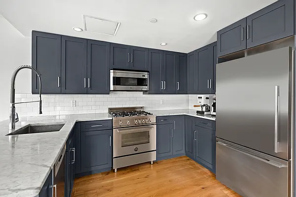 Rented by SERHANT. | media 6