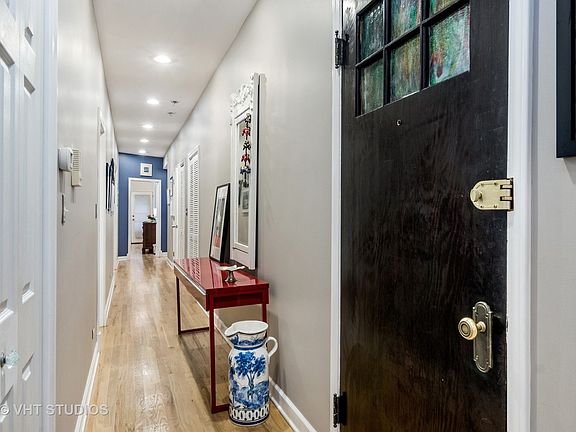 2nd image of 1142 W Morse Ave APT 3W