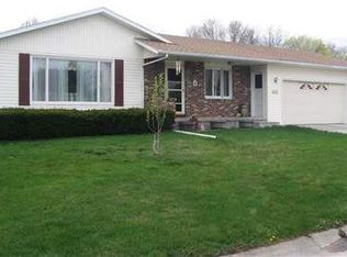1003 Glenmore Dr, Norfolk, NE 68701