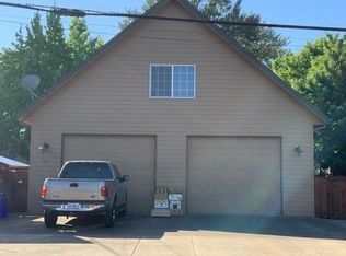 165 W Arlington St, Gladstone, OR 97027