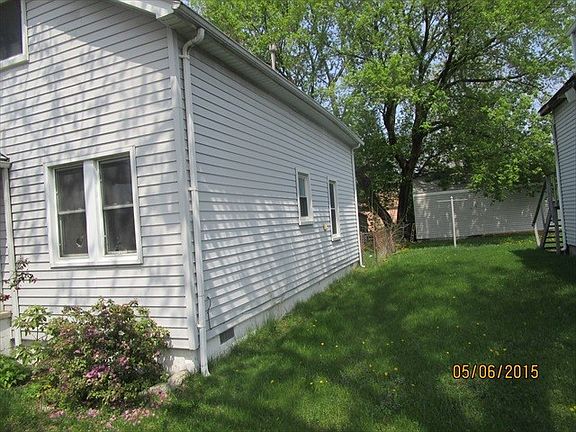 3rd image of 1037 E Jarvis Ave