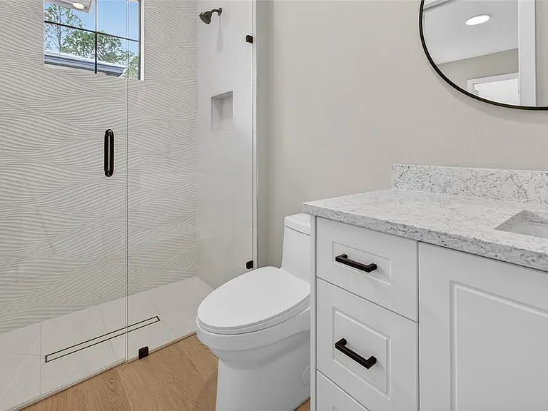 16130 Pendio Dr — Photo 24