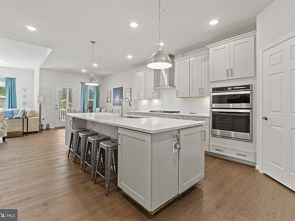 3rd image of 15 Sanibel Dr