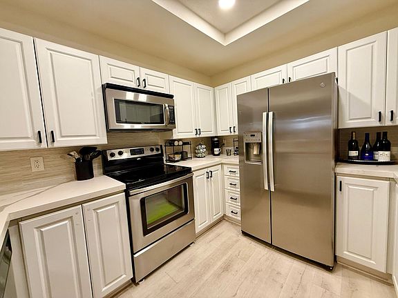 4th image of 77584 Woodhaven Dr N