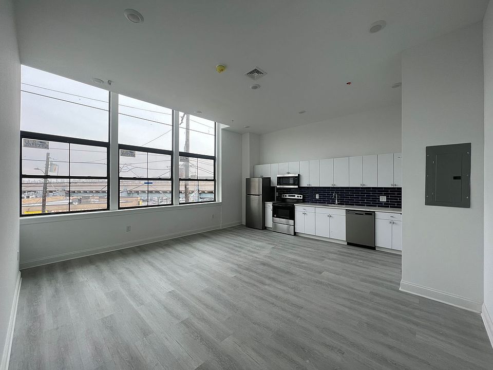 1st image of 3804 Castor Ave #43