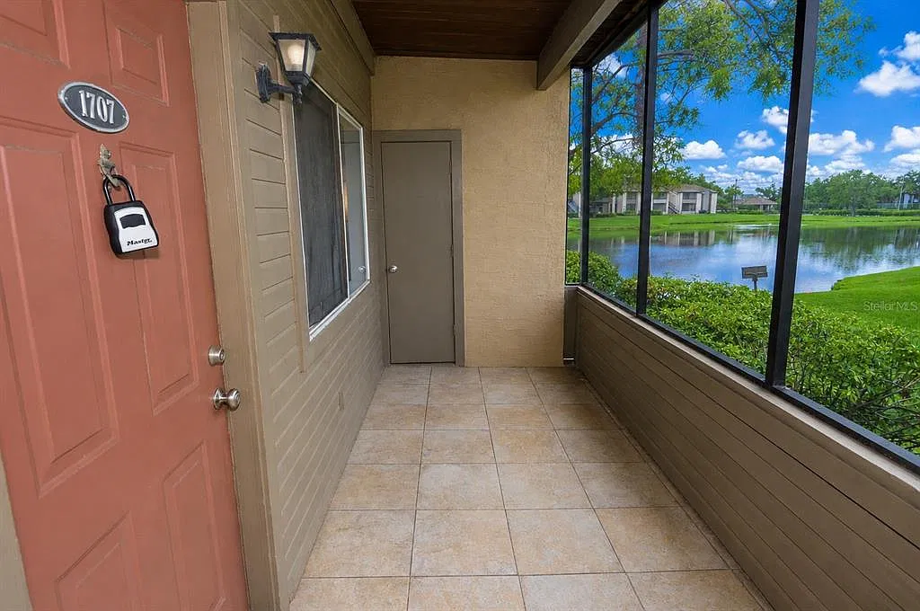 2 bed, 2.0 bath, 1028 sqft, $2,300 — Photo 4