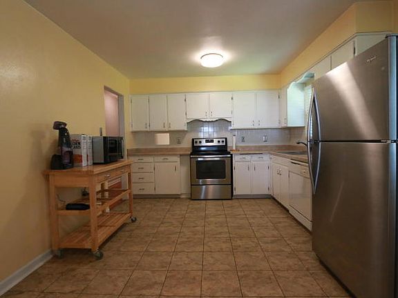3rd image of 1139 Darlene Dr