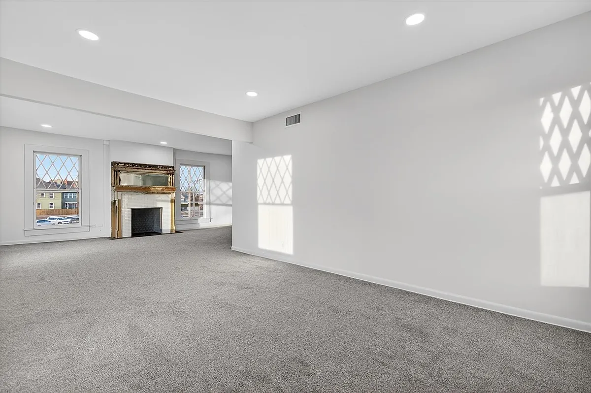 Building Photo - 822 S Johnstone Ave #B