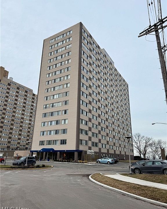 1st image of 12520 Edgewater Dr APT 1502