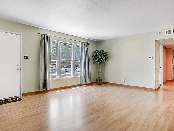 4th image of 8035 Aspen Ave NE